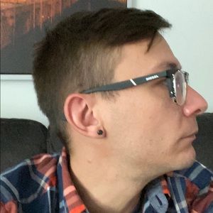 Meet your Posher, Christopher